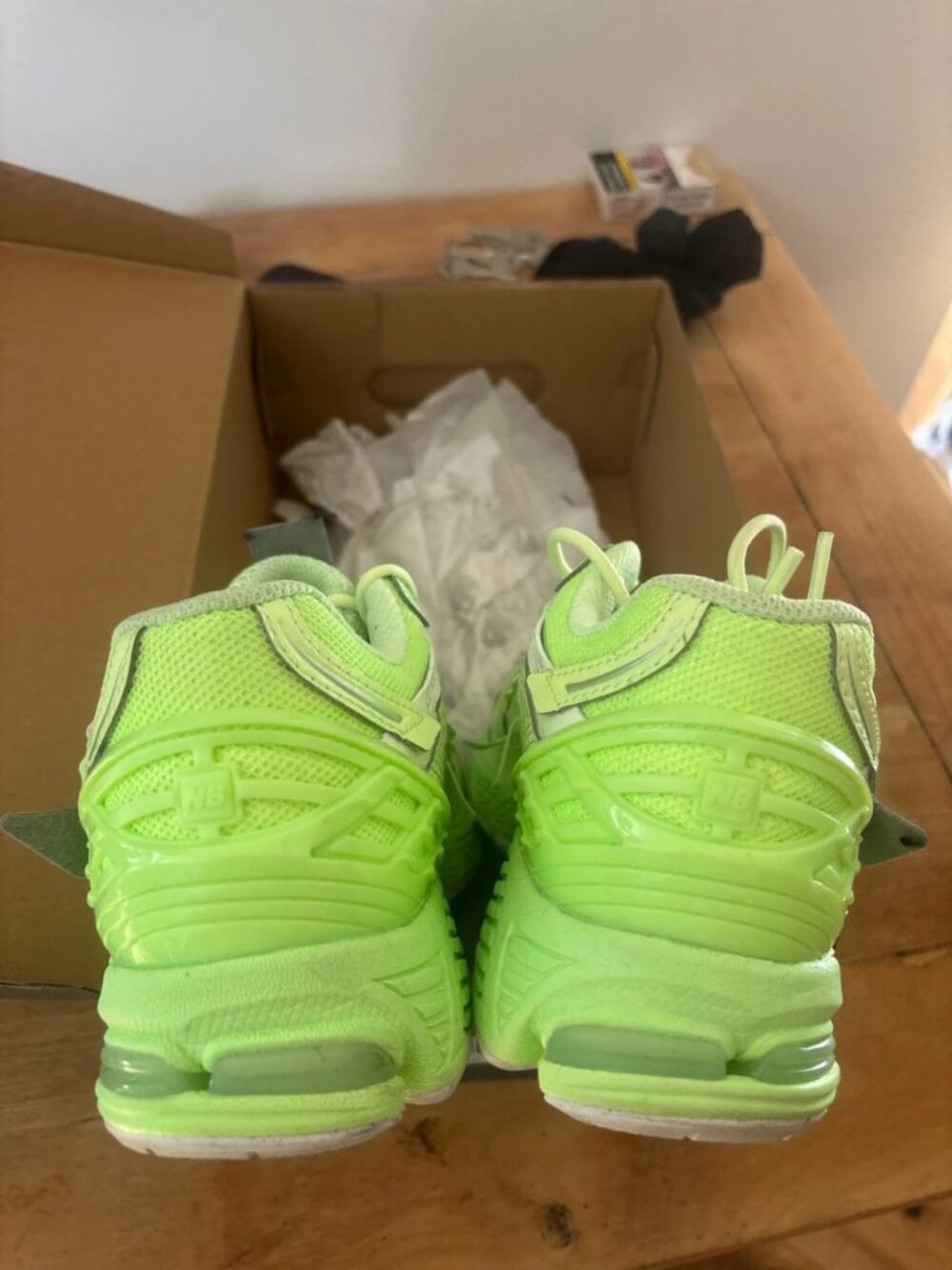 New Balance Lime Green Sneakers Men's US 7.5 / US Women's 9 - Picture 2 of 4